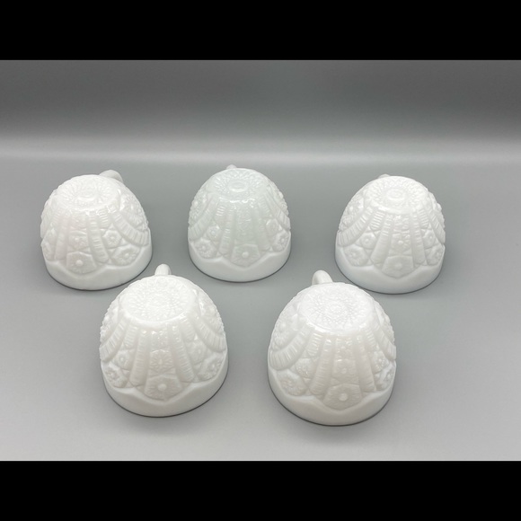 Vintage McKee Concord Milk Glass Punch Tea Cups - Picture 8 of 14